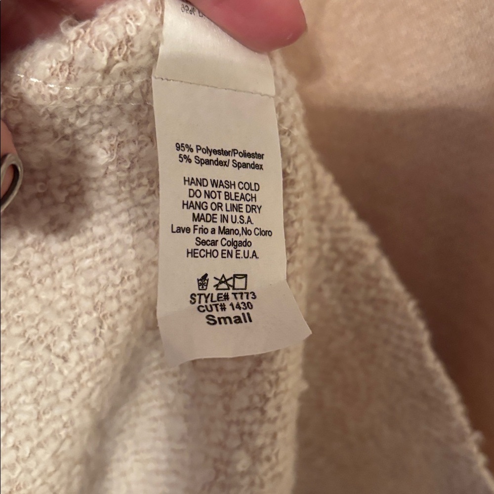 Geometric Patterned Women's Poncho - image 4